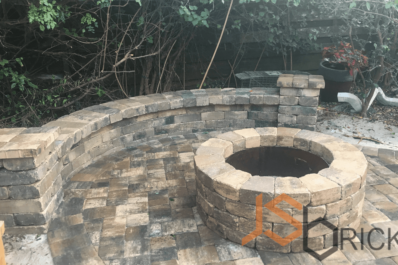Build An Outdoor Fire Pit Js Brick Pavers, Do Bricks Explode In A Fire Pit