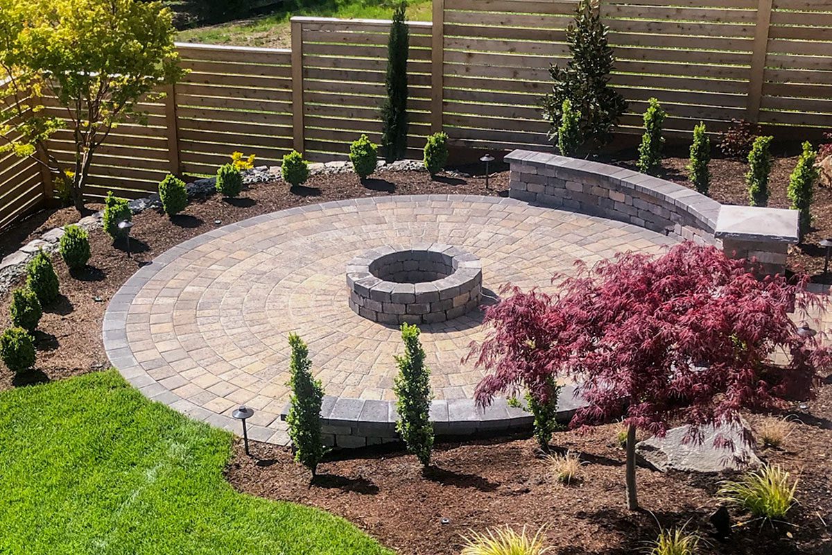 Round Patio With Square Pavers, How Many Bricks Do I Need For A Circular Patio