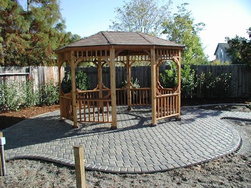 How to Anchor a Pergola to Pavers 
