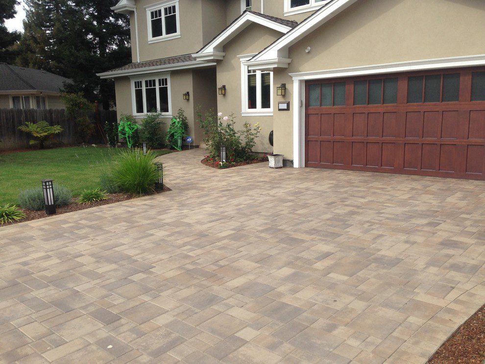 Color Pavers Go With a Tan House