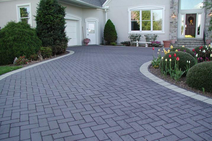 Dark brick pavers for a driveway
