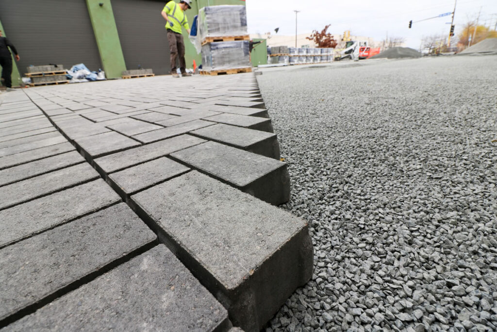 how to install permeable pavers