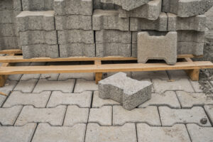 how much does a pallet of pavers weigh