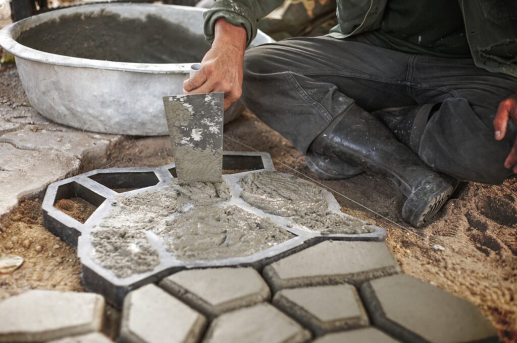 how to use a paver mold
